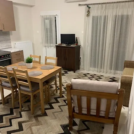 Renovated In The Center Of Apartment *
